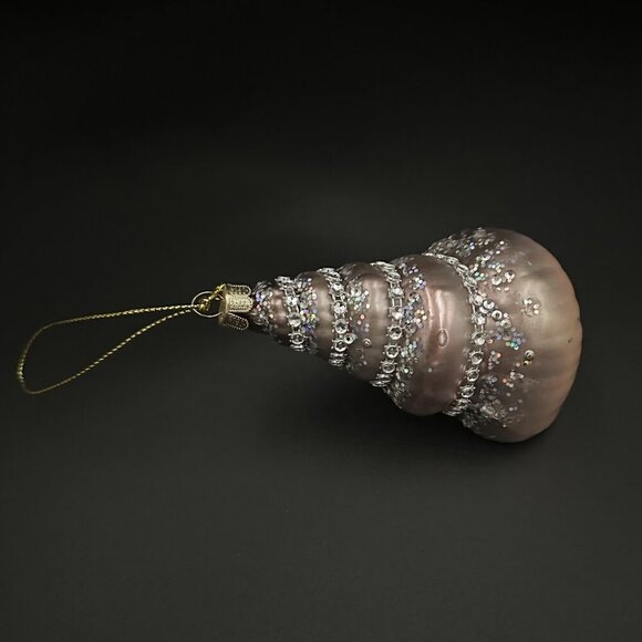 ✨ Wilford & Lee Home Accents Glass Shell Ornament – Elegant Coastal Decor ✨ - Picture 4 of 5